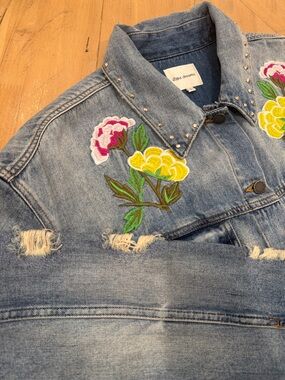 Eight Ei8ht Dreams Embroidered Floral Tiger Distressed Denim Jacket - Large